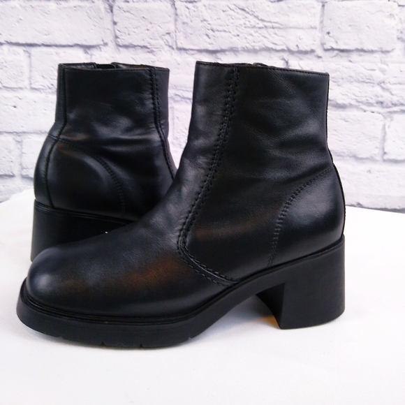 White Mountain Shoes - Vintage 90's Chunky Platform Leather Boots 7